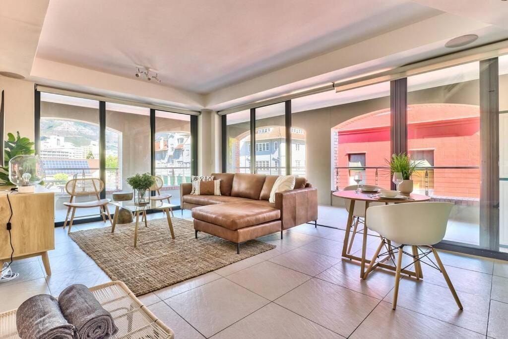 Apartment The Rockwell In Dewaterkant Next To Waterfront Cape Town