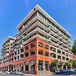 The Rockwell Apt In Dewaterkant Next To Waterfront