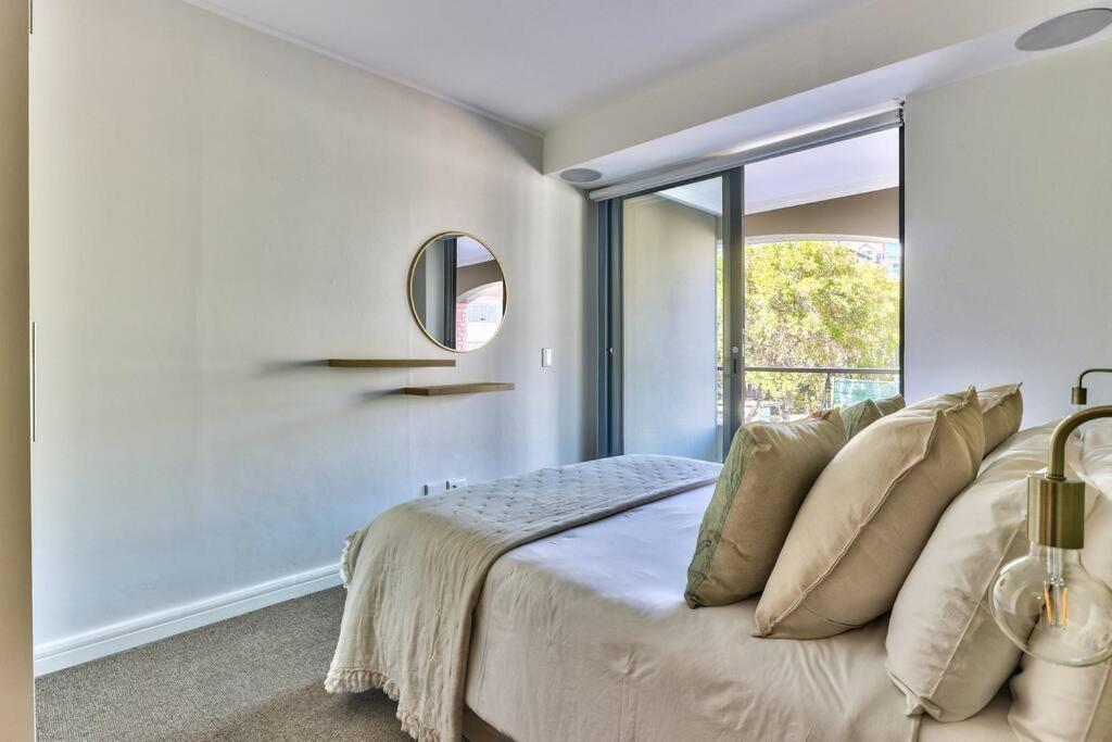 The Rockwell In Dewaterkant Next To Waterfront Apartment