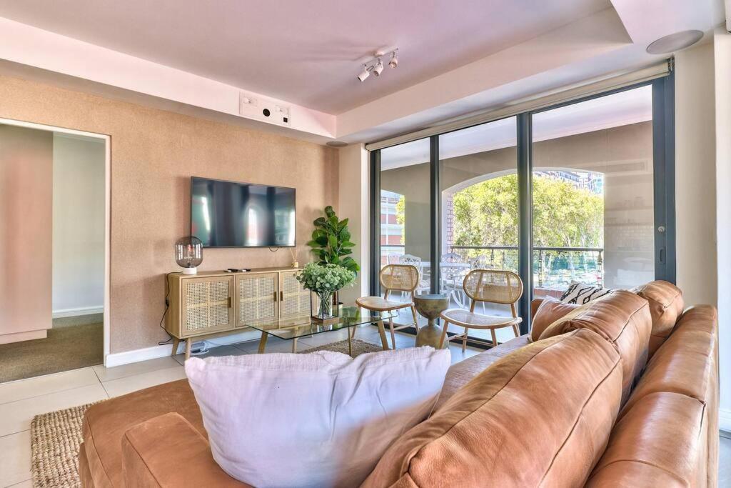 Apartment The Rockwell In Dewaterkant Next To Waterfront Cape Town