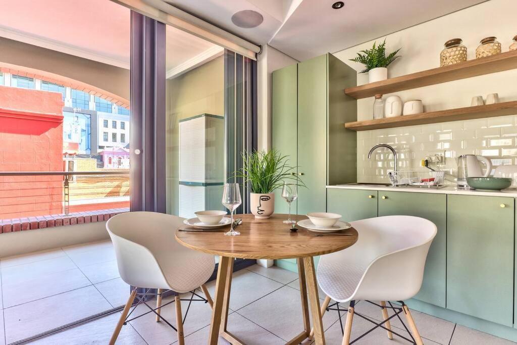 Apartment The Rockwell In Dewaterkant Next To Waterfront