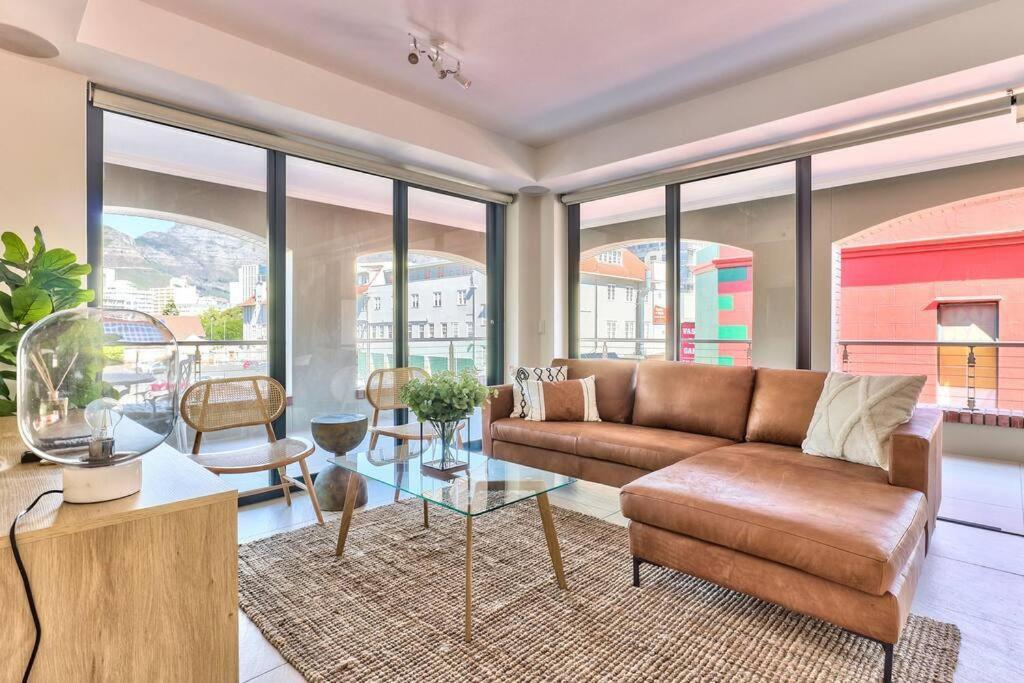 The Rockwell In Dewaterkant Next To Waterfront *